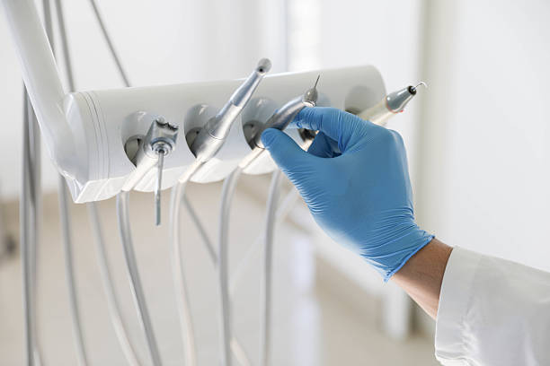 Professional Emergency Dentist technician working in Compo, CT